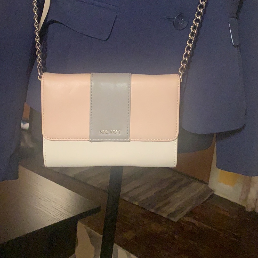 Nine West crossbody with chain strap - Picture 5 of 7